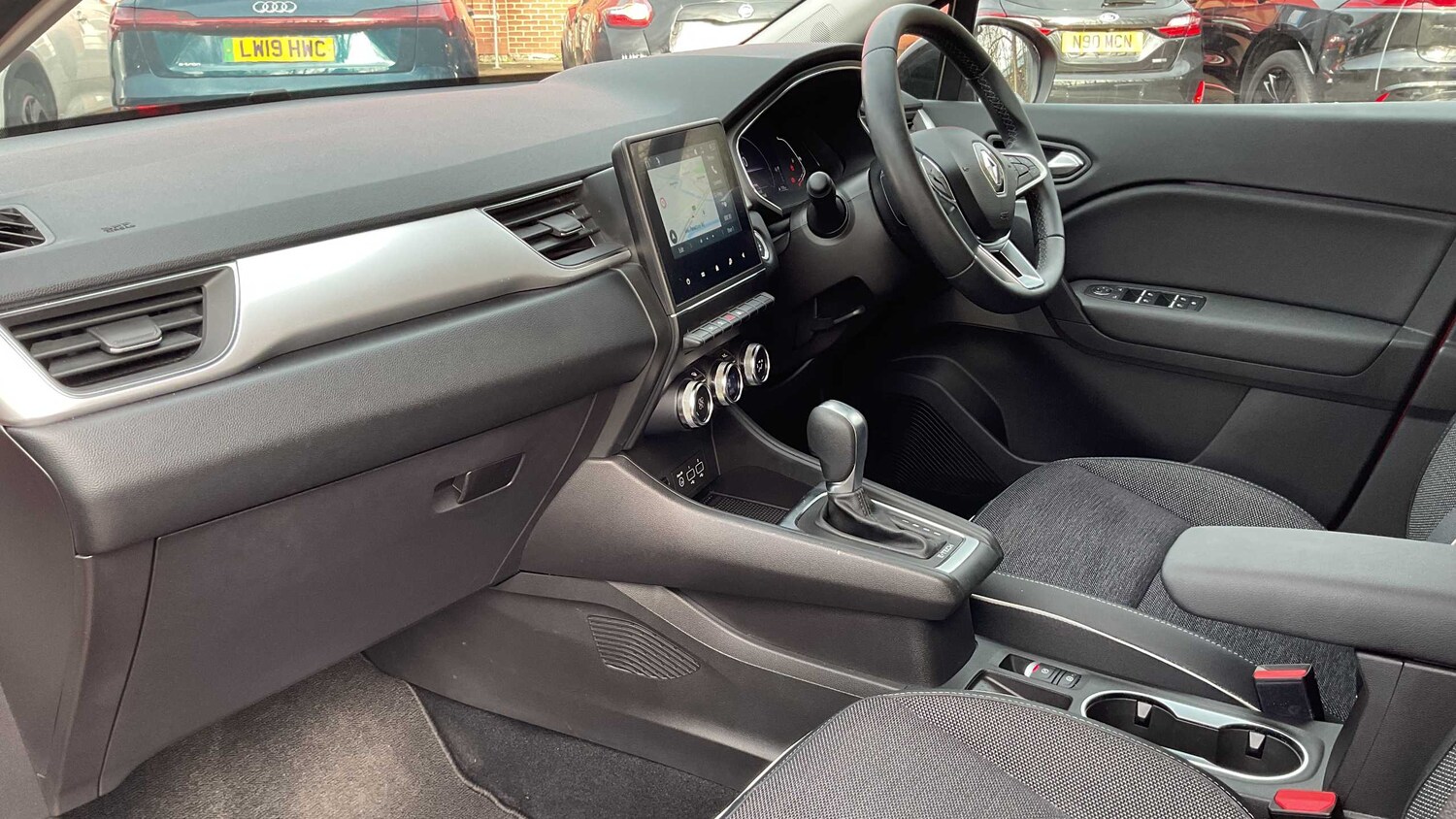 Used Renault Captur for sale - 77862512: Photo 15