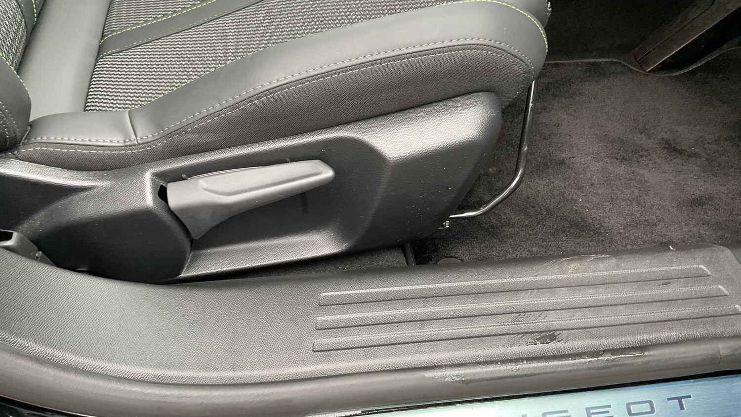 Used Peugeot 2008 for sale - 77858208: Photo 8