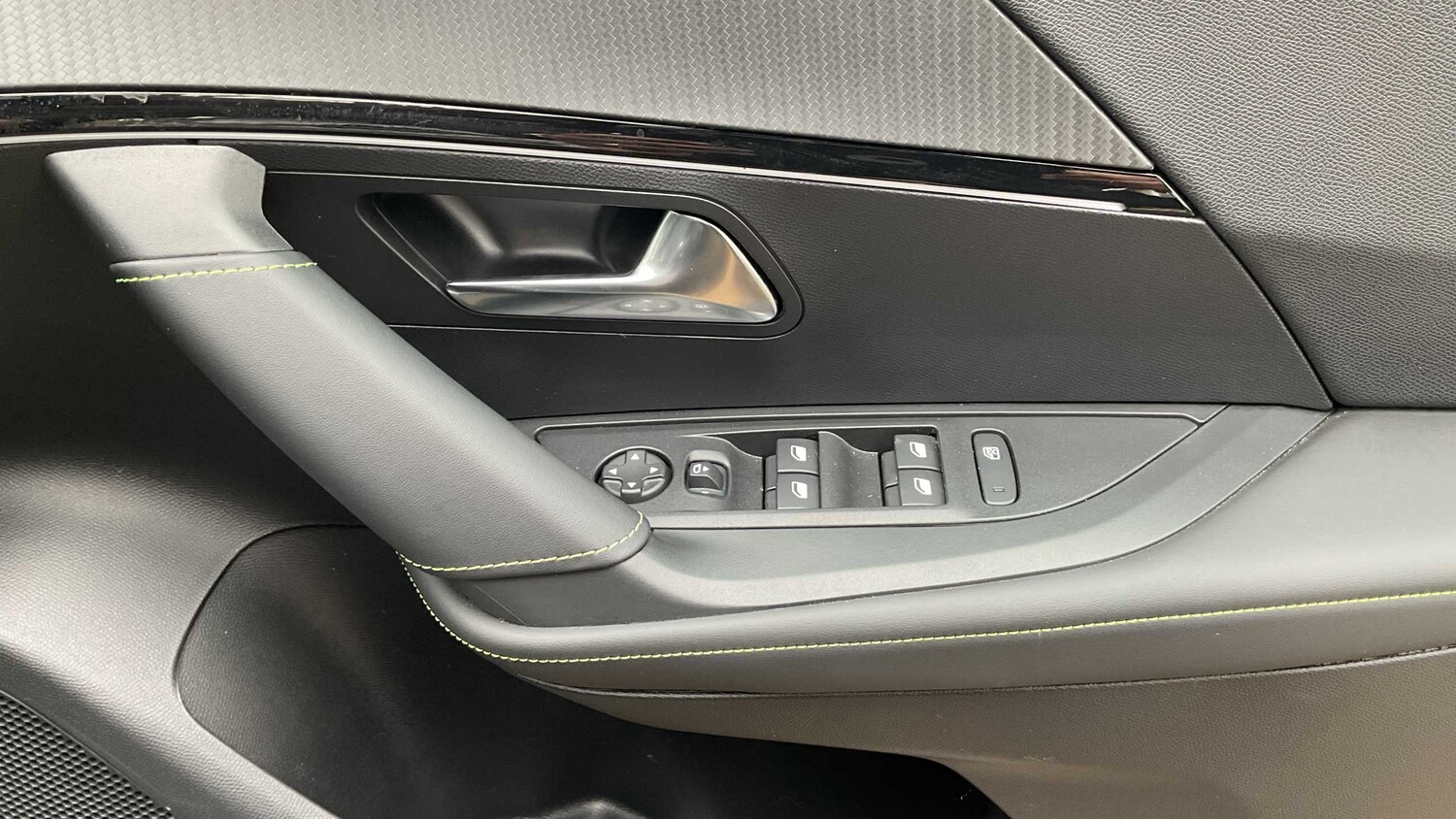 Used Peugeot 2008 for sale - 77858208: Photo 9