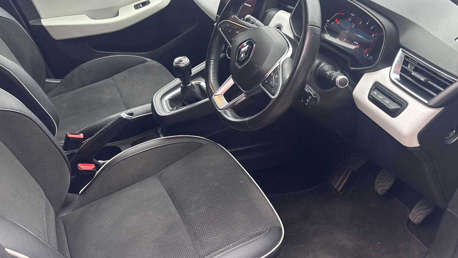 Used Renault Clio 2020 for sale - 77859566: Photo 7