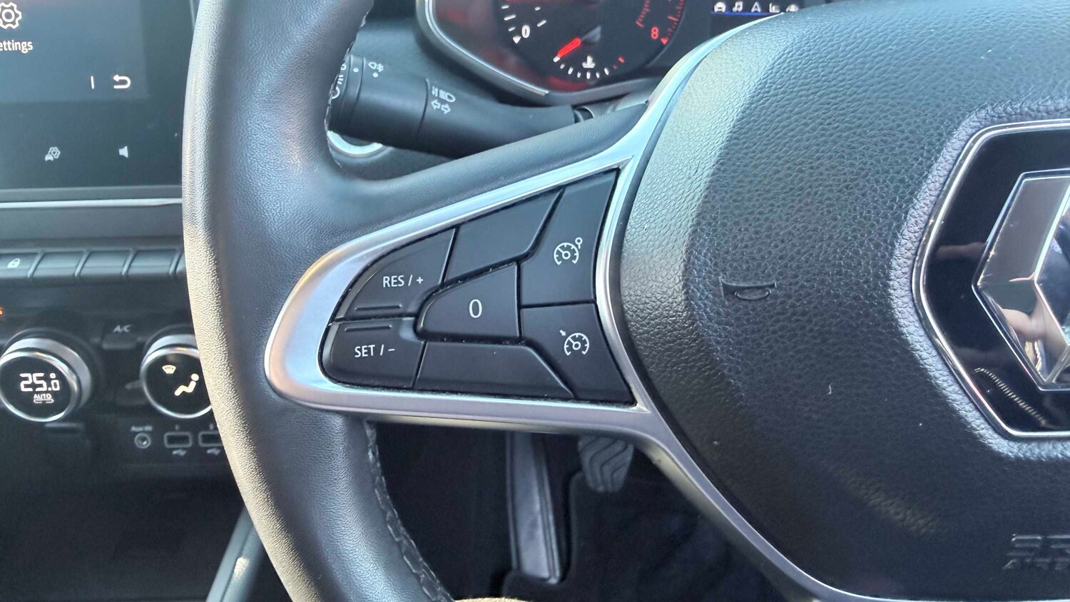 Used Renault Clio for sale - 77857843: Photo 19