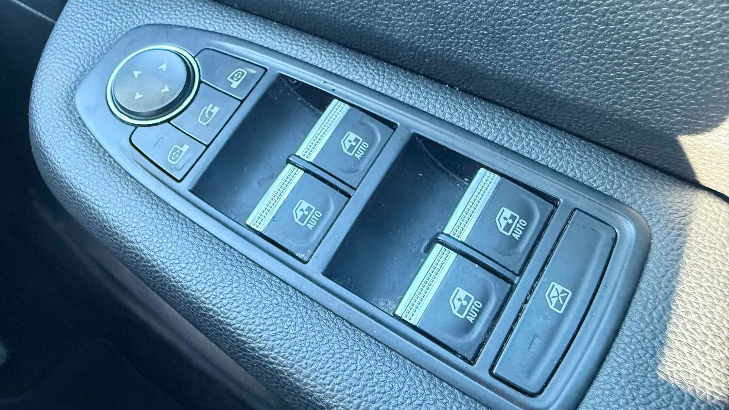 Used Renault Clio for sale - 77857843: Photo 26