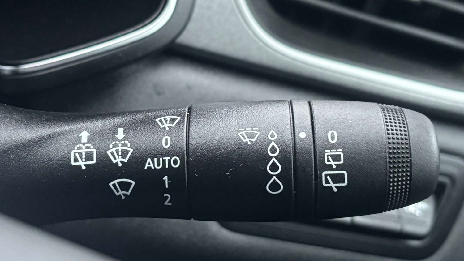 Used Renault Captur for sale - 77862121: Photo 24