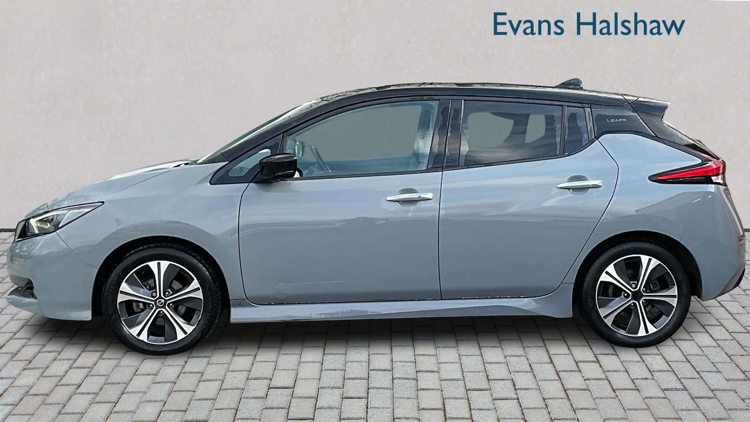 Used Nissan Leaf 2021 for sale - 78010093: Photo 2