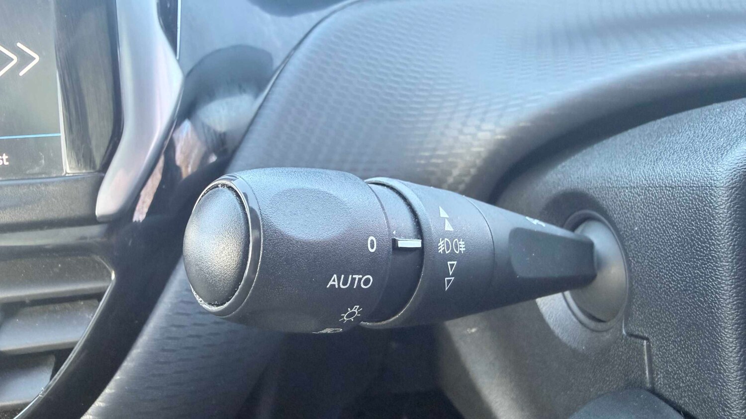 Used Peugeot 2008 for sale - 77859533: Photo 24