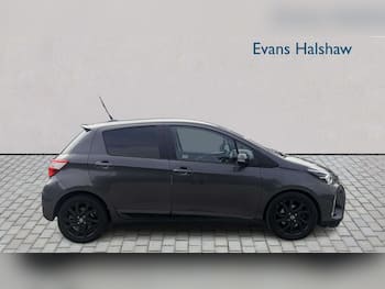 Used Toyota Yaris 2017 for sale - 79660539: Photo