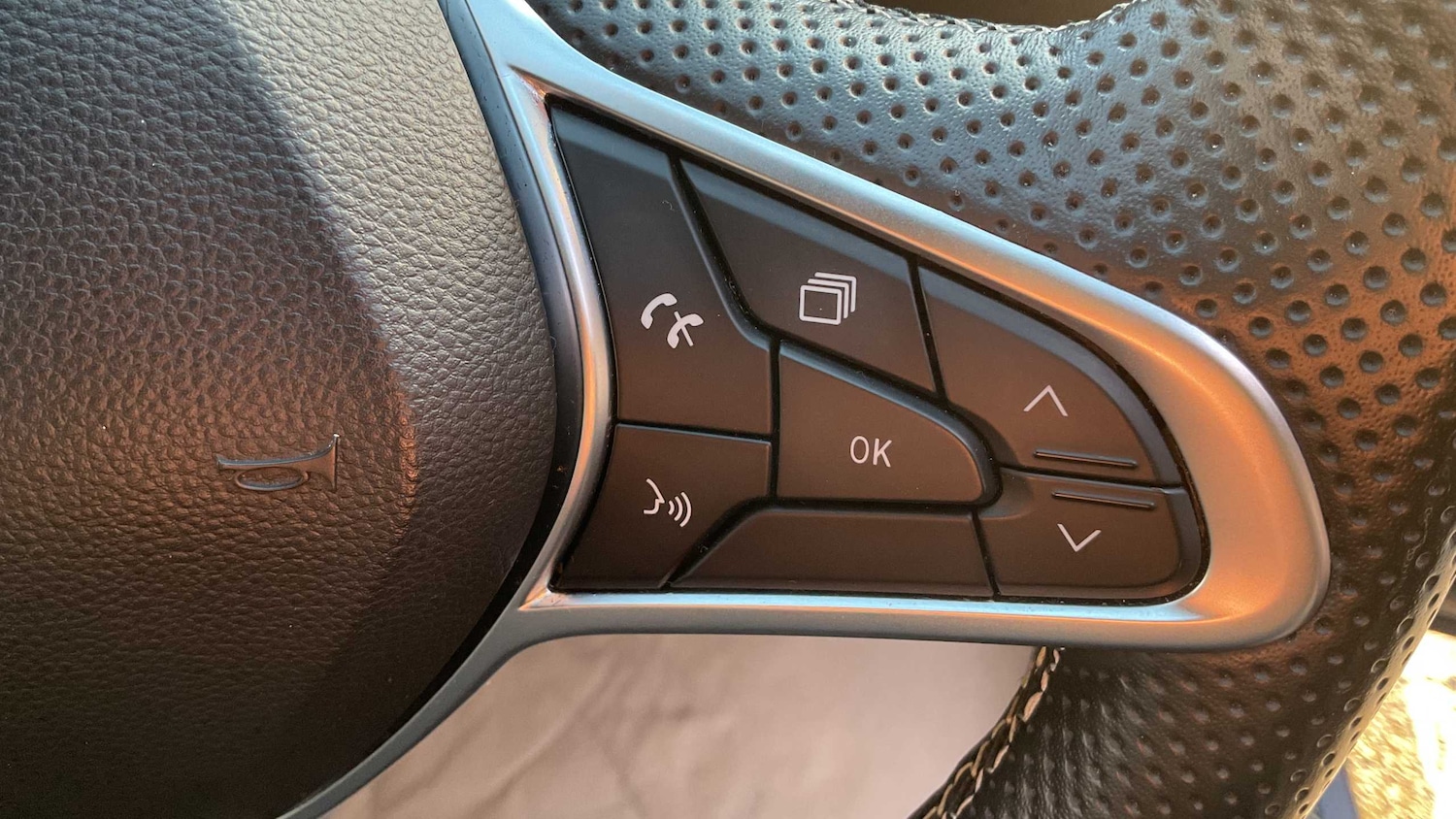 Used Renault Captur 2024 for sale - 78077020: Photo 12