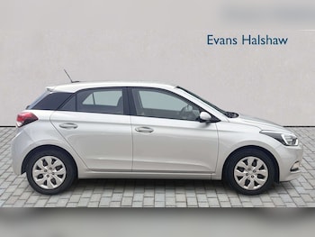 Used Hyundai i20 2018 for sale - 79065092: Photo