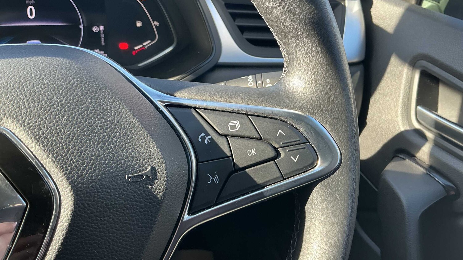 Used Renault Captur for sale - 77862657: Photo 13