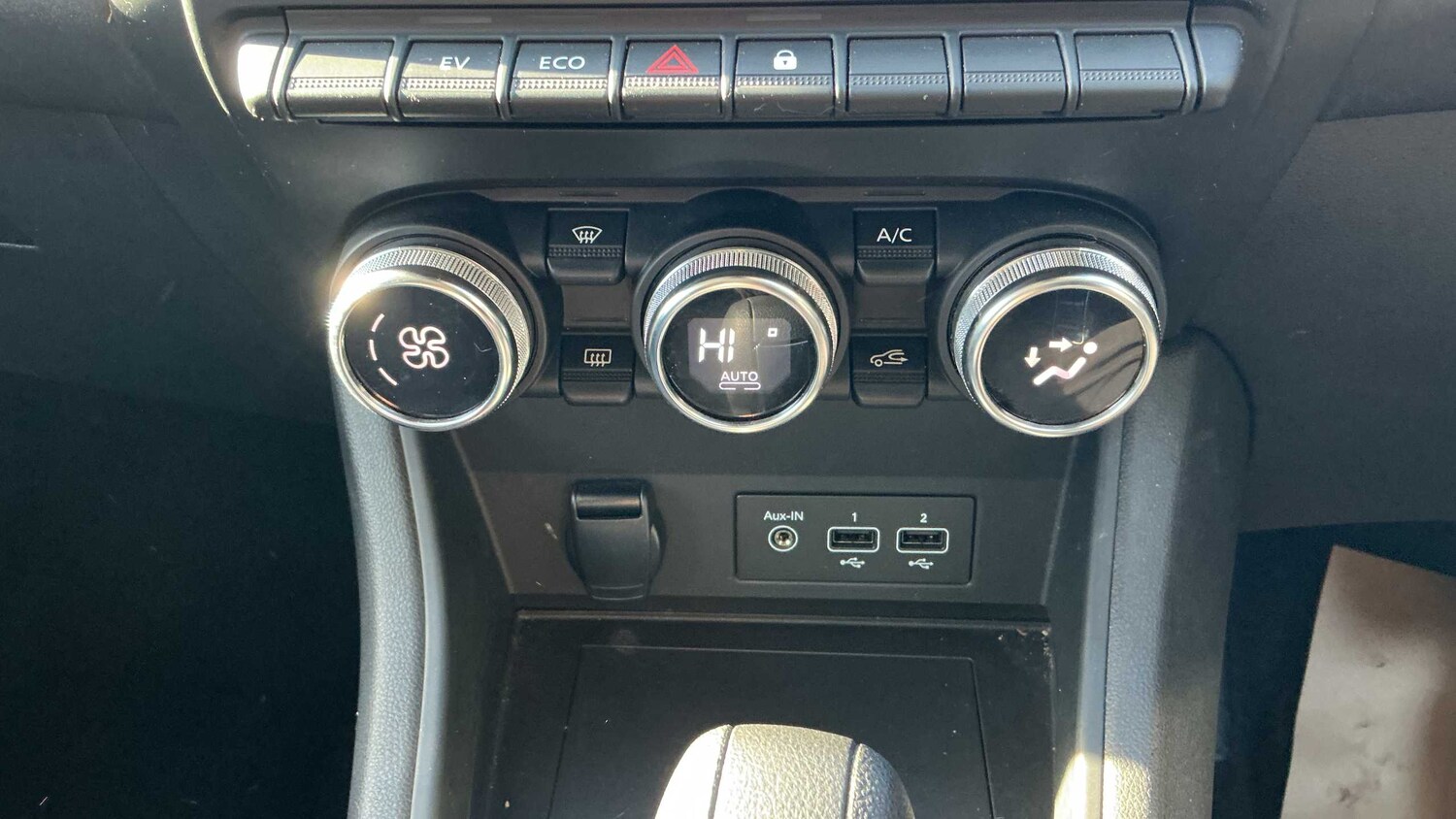 Used Renault Captur for sale - 77862657: Photo 18