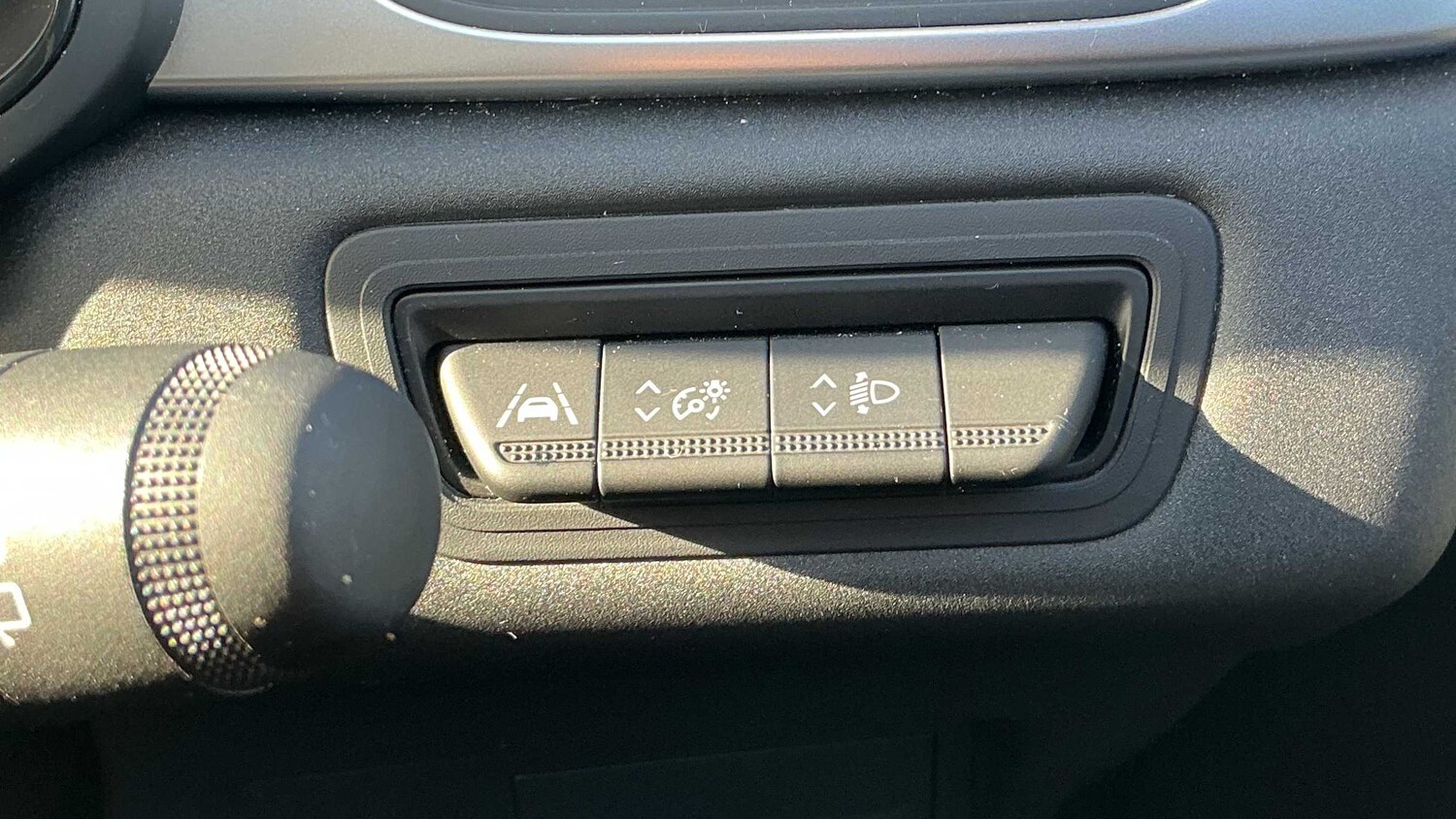 Used Renault Captur for sale - 77862657: Photo 26