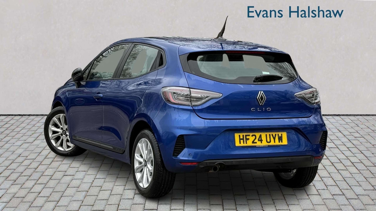 Used Renault Clio for sale - 78104052: Photo 2