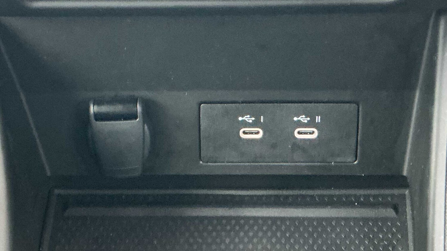 Used Renault Captur for sale - 77860804: Photo 18