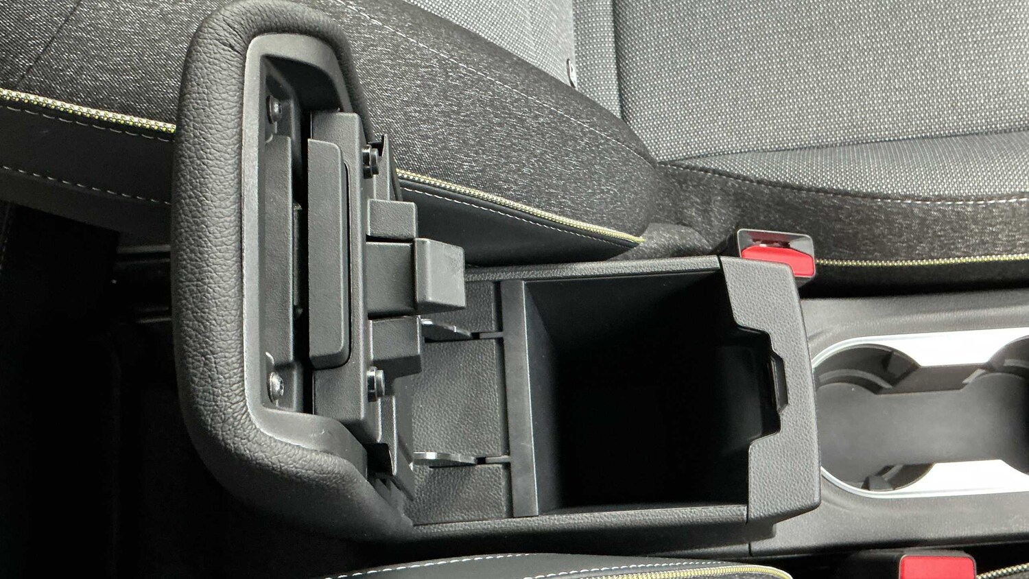 Used Renault Captur for sale - 77860804: Photo 21