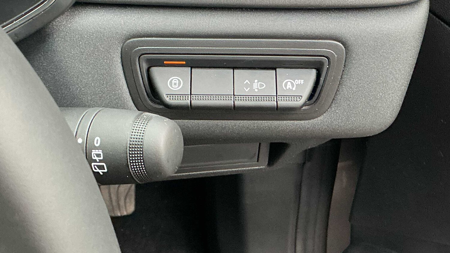 Used Renault Captur for sale - 77860804: Photo 24