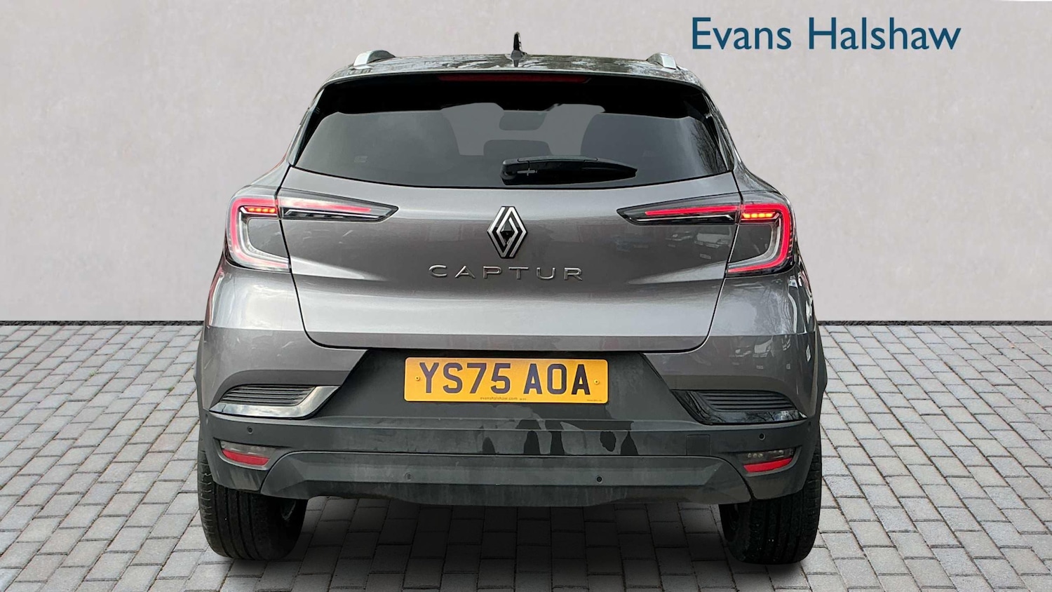 Used Renault Captur for sale - 77860804: Photo 3