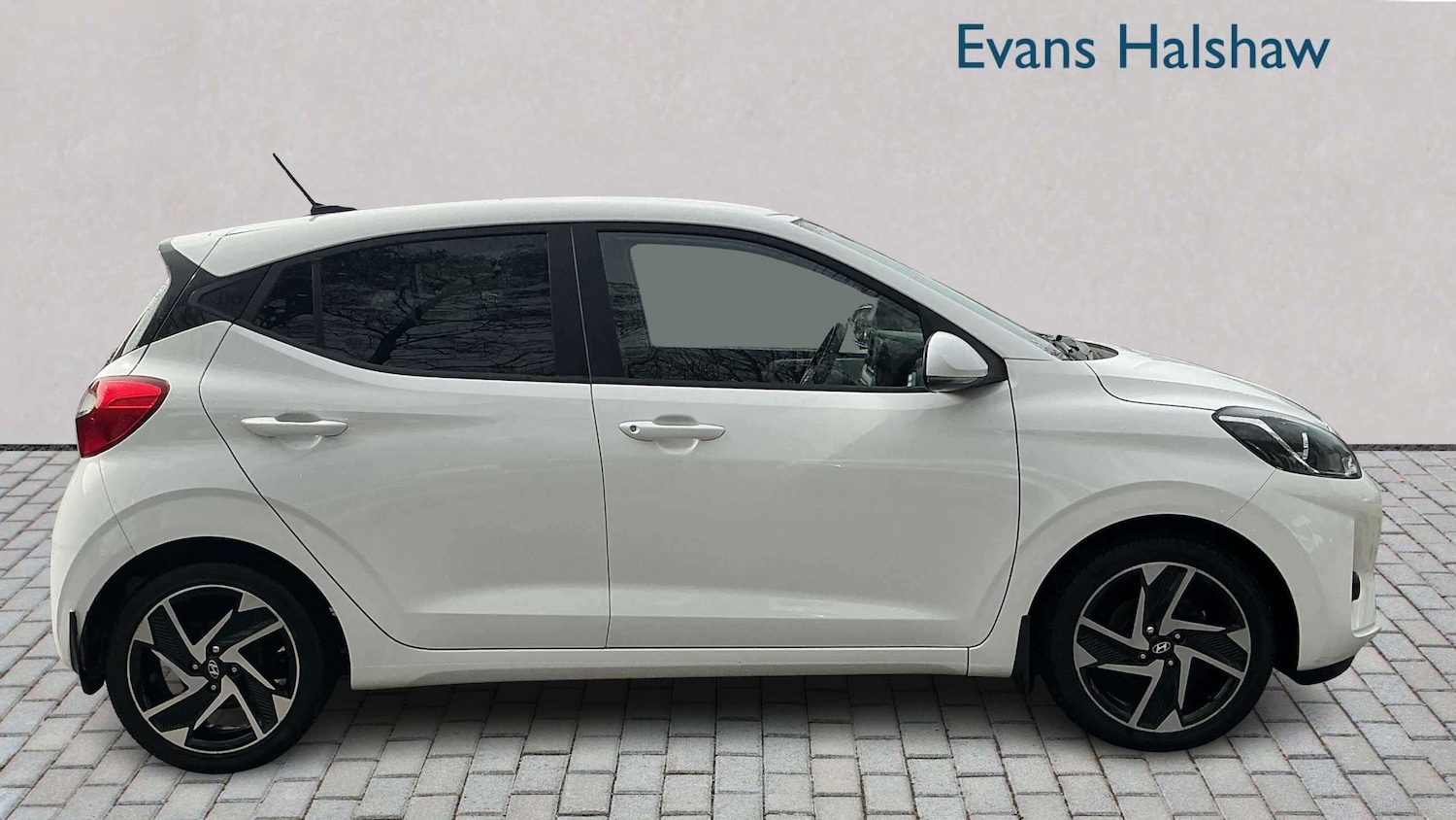 Used Hyundai i10 2022 for sale - 77995897: Photo 5