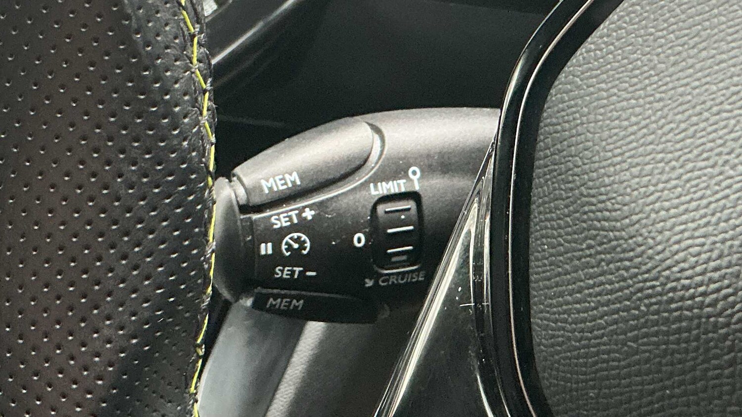 Used Peugeot 2008 for sale - 77858391: Photo 19