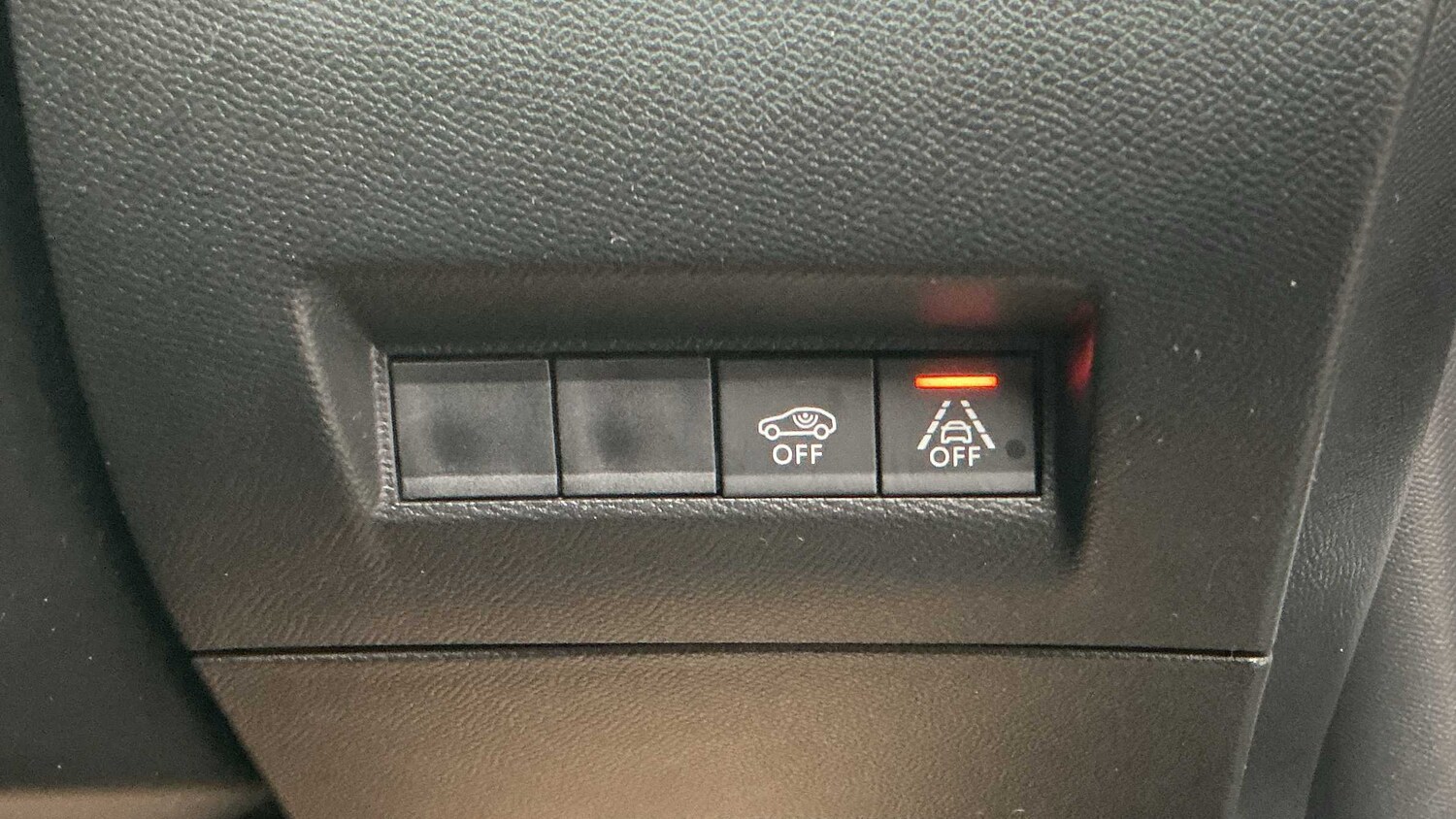 Used Peugeot 2008 for sale - 77858391: Photo 27