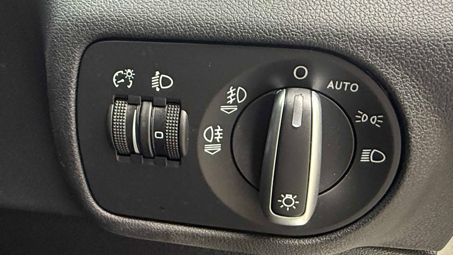 Used Audi A1 2017 for sale - 77856599: Photo 12