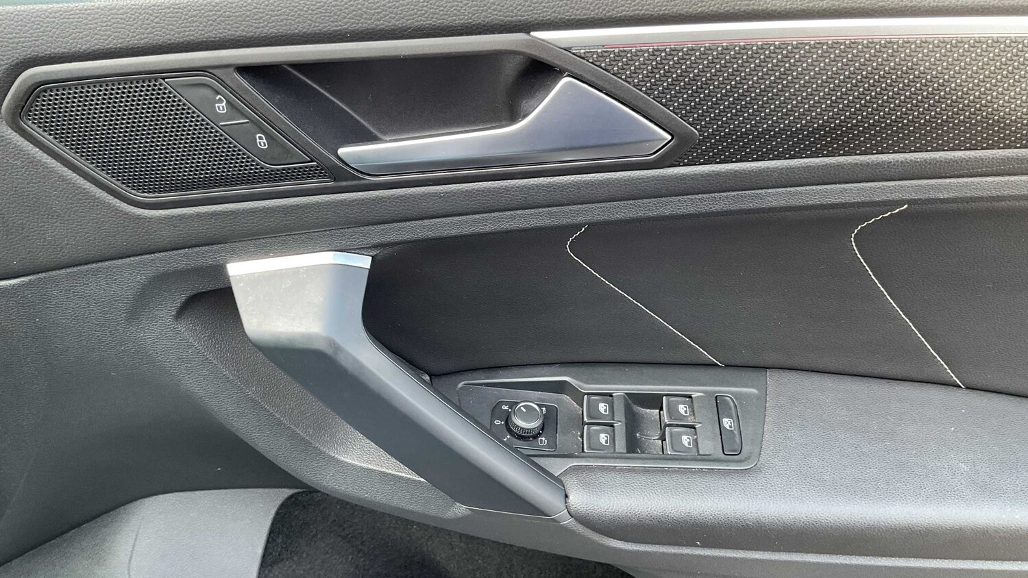 Used Volkswagen Tiguan for sale - 77858257: Photo 9