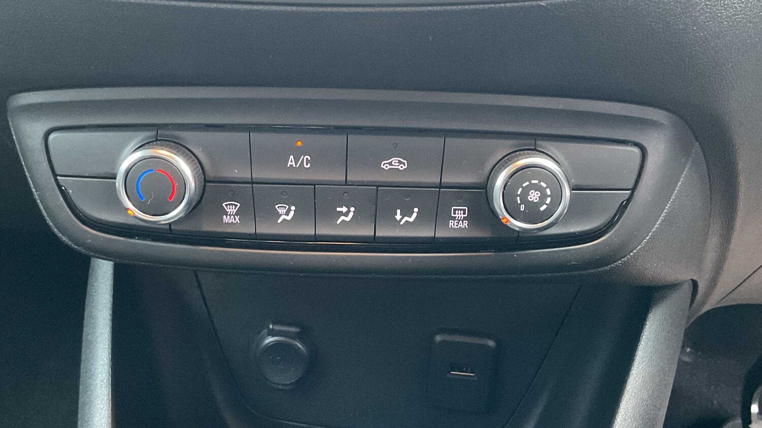 Used Vauxhall Crossland 2022 for sale - 77857615: Photo 21