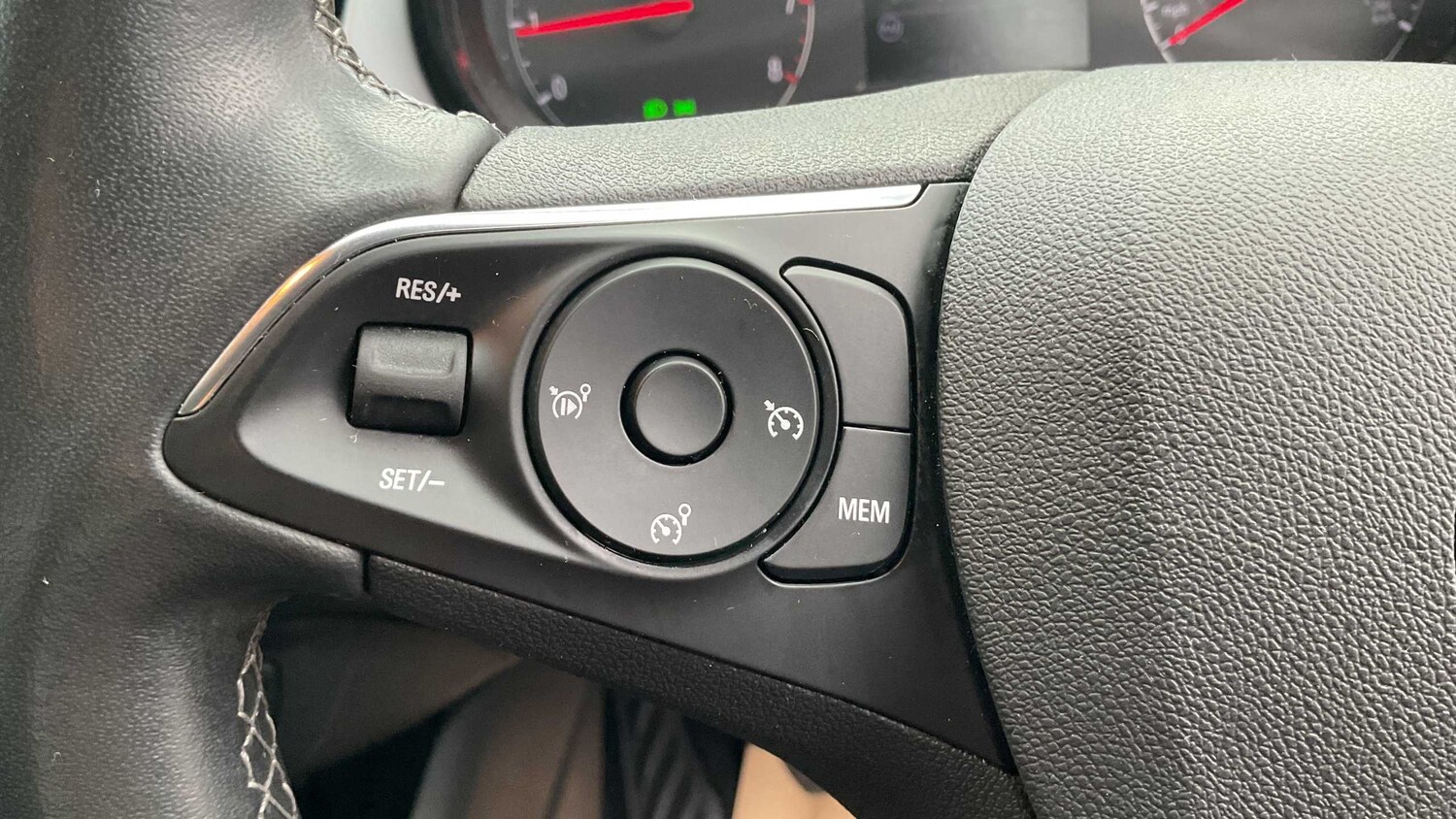 Used Vauxhall Crossland 2022 for sale - 77857615: Photo 8