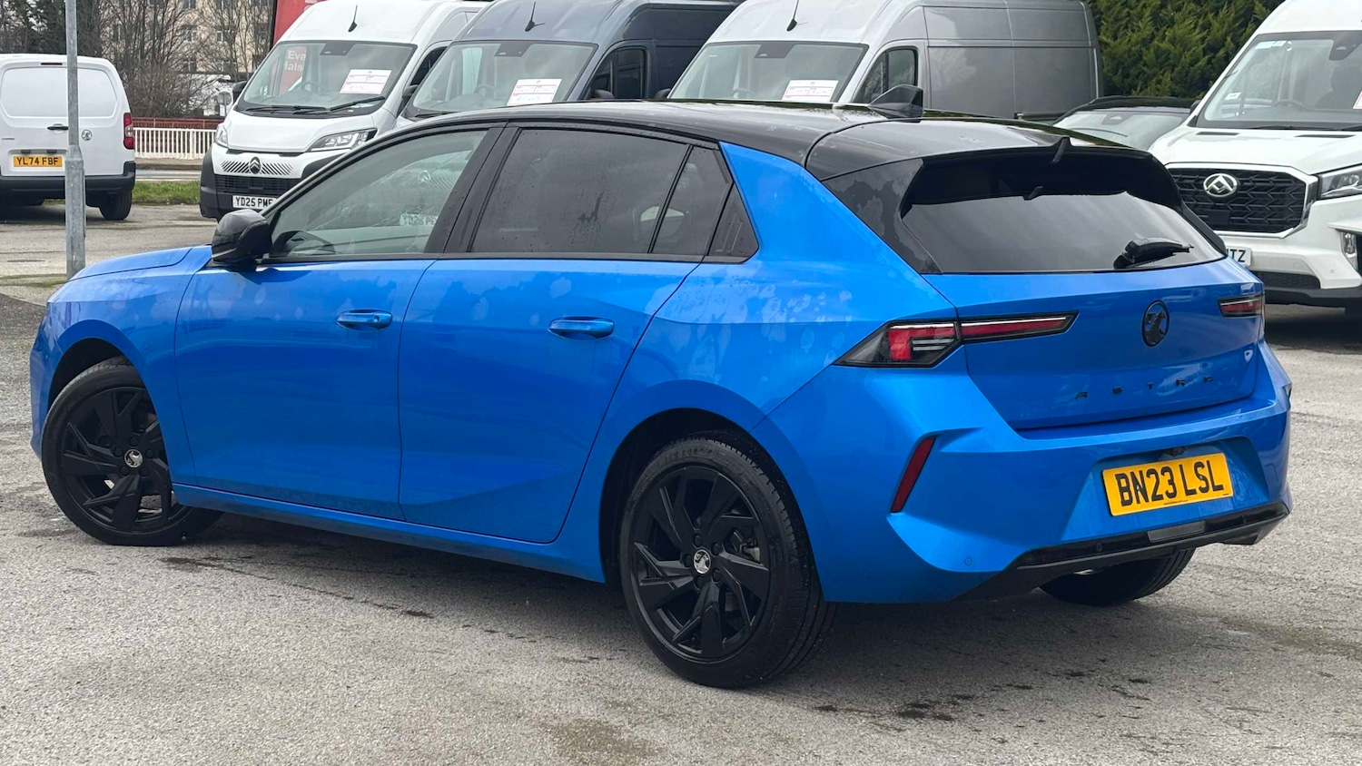 Used Vauxhall Astra 2023 for sale - 77858345: Photo 2