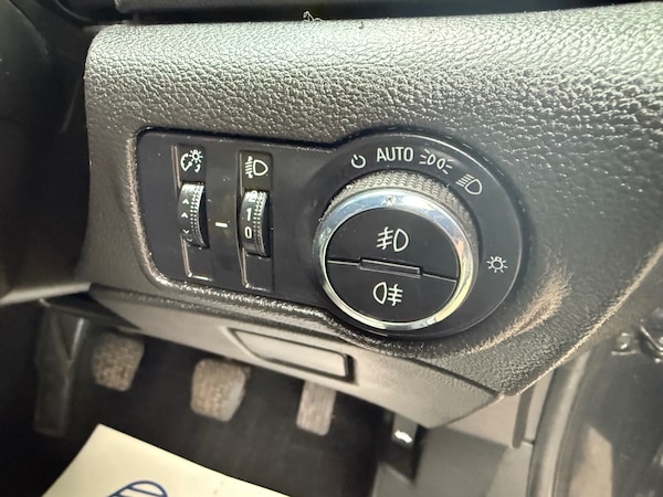 Used Vauxhall Astra 2014 for sale - 76232653: Photo 13
