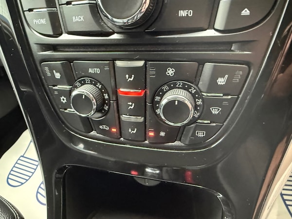 Used Vauxhall Astra 2014 for sale - 76232653: Photo 18