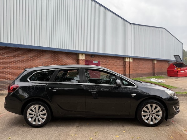 Used Vauxhall Astra 2014 for sale - 76232653: Photo 2