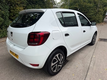 Used Dacia Sandero 2019 for sale - 79564308: Photo