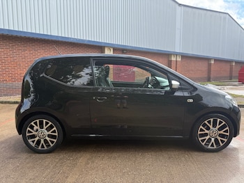 Used Volkswagen up! 2015 for sale - 75779705: Photo
