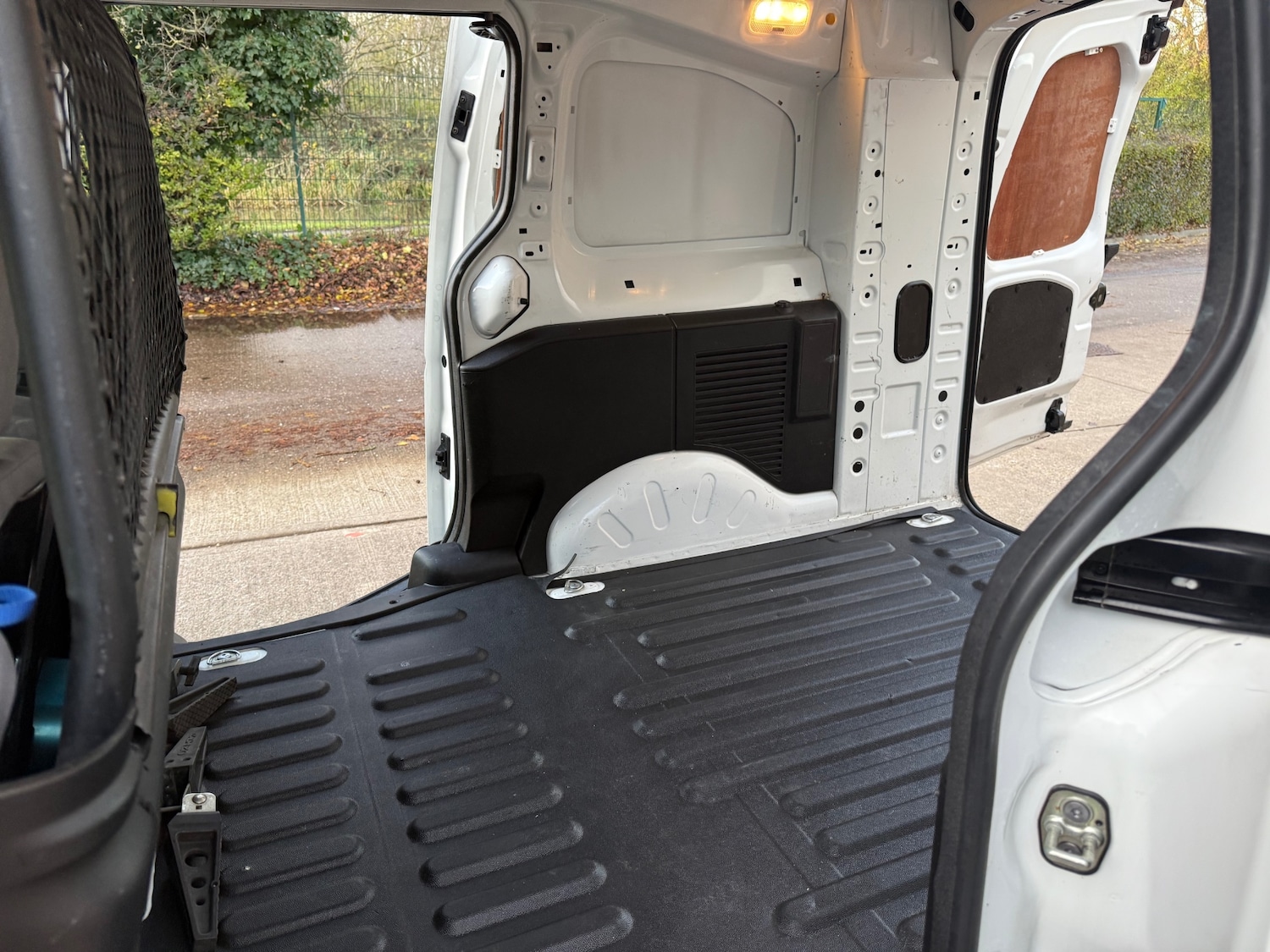 Used Peugeot Partner 2016 for sale - 76780554: Photo 11