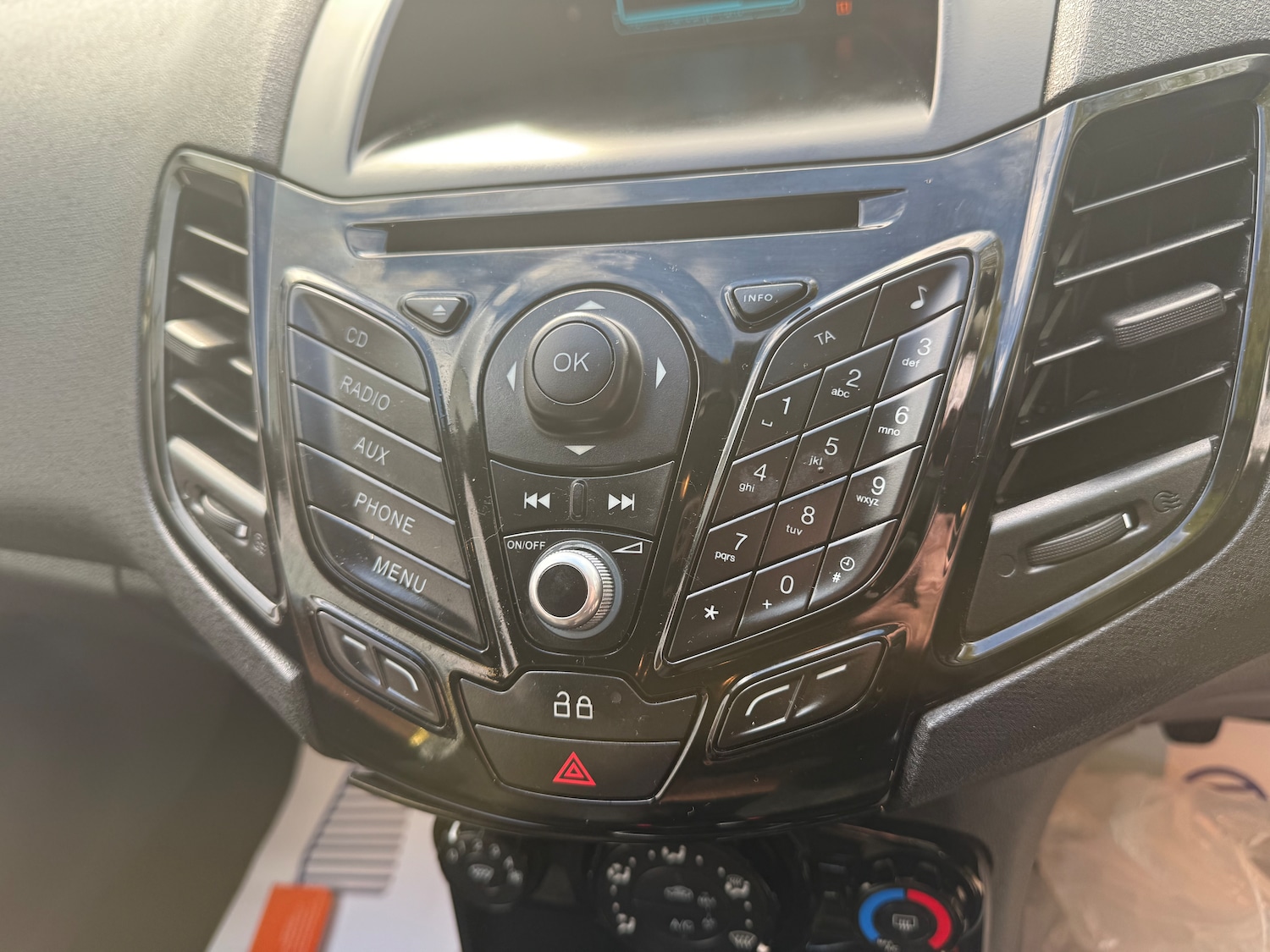 Used Ford Fiesta 2014 for sale - 76334199: Photo 11