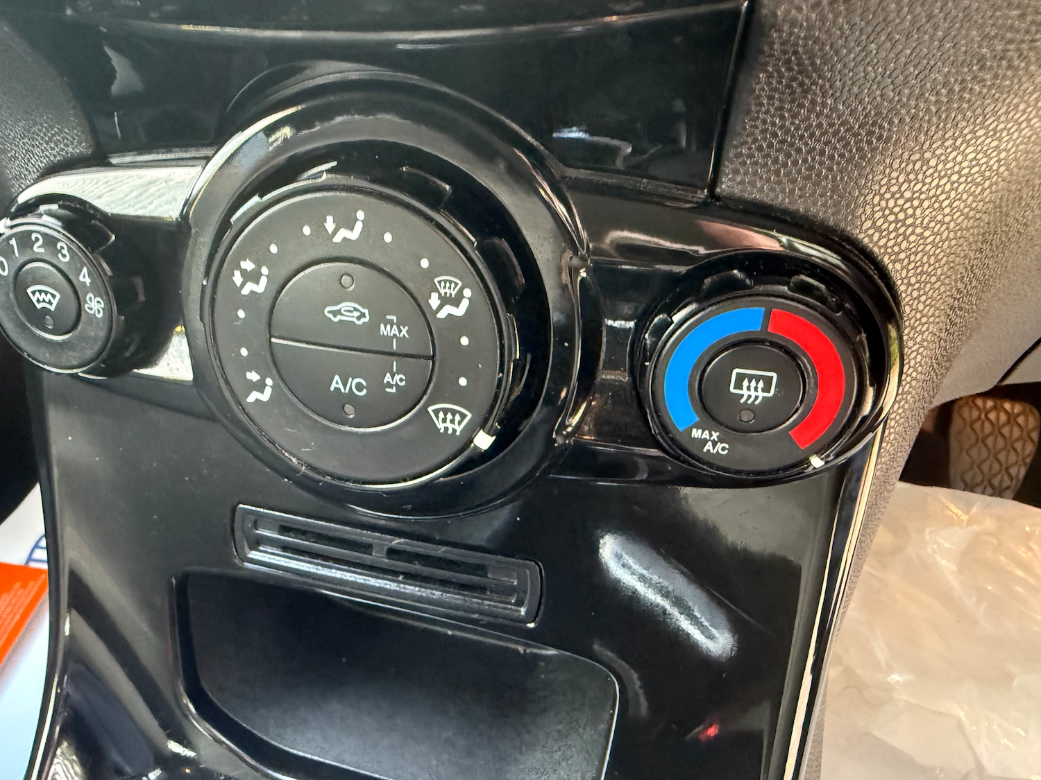 Used Ford Fiesta 2014 for sale - 76334199: Photo 12