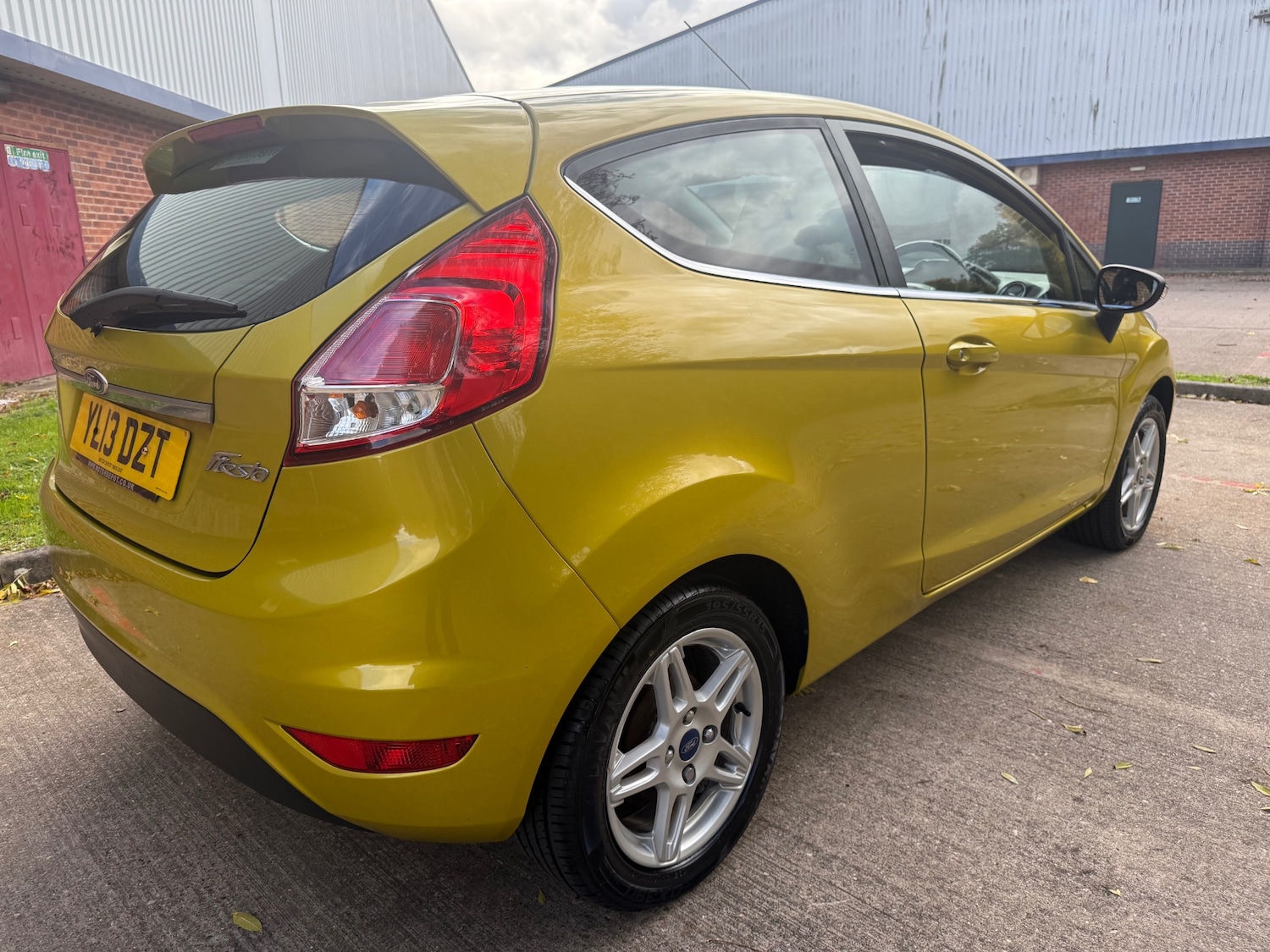 Used Ford Fiesta 2014 for sale - 76334199: Photo 3