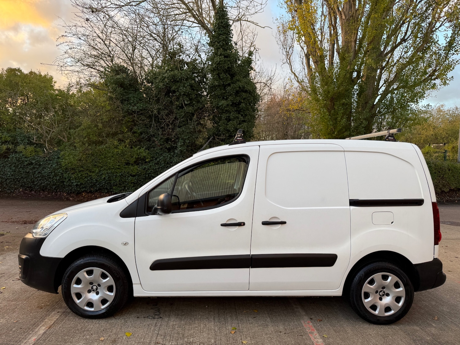 Used Peugeot Partner 2017 for sale - 76696774: Photo 5