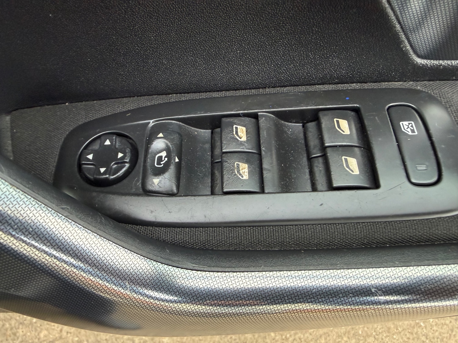 Used Peugeot 2008 2014 for sale - 77732921: Photo 10