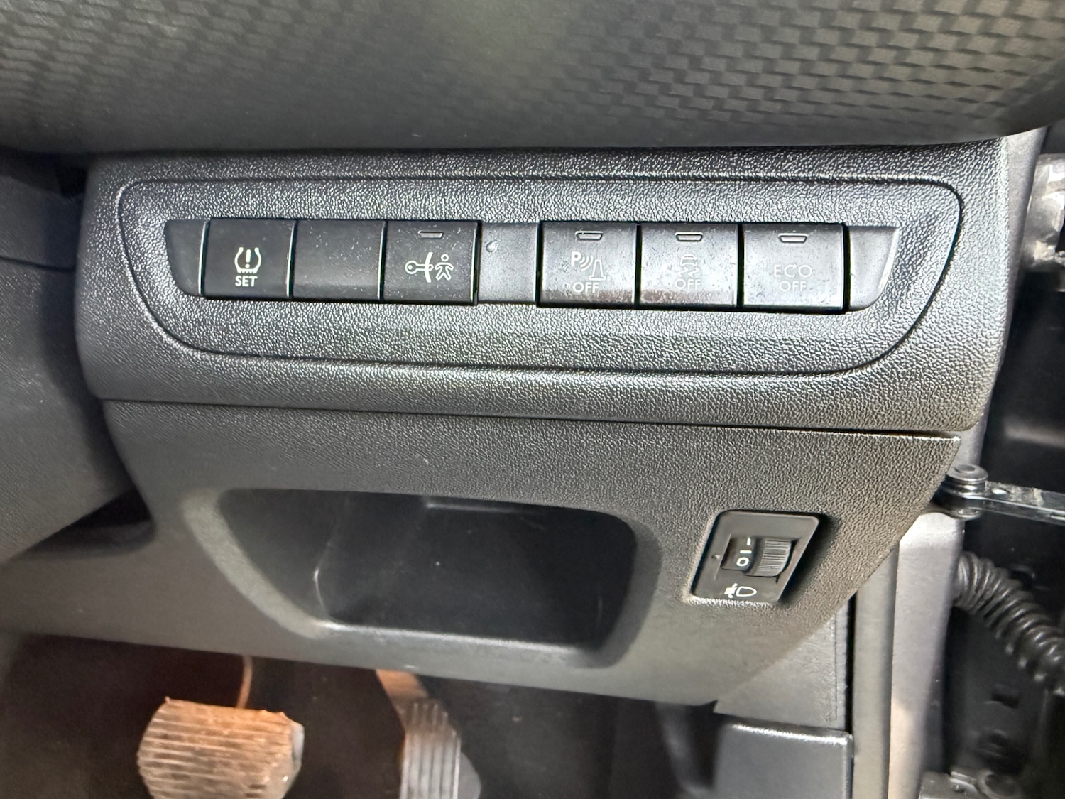 Used Peugeot 2008 2014 for sale - 77732921: Photo 11