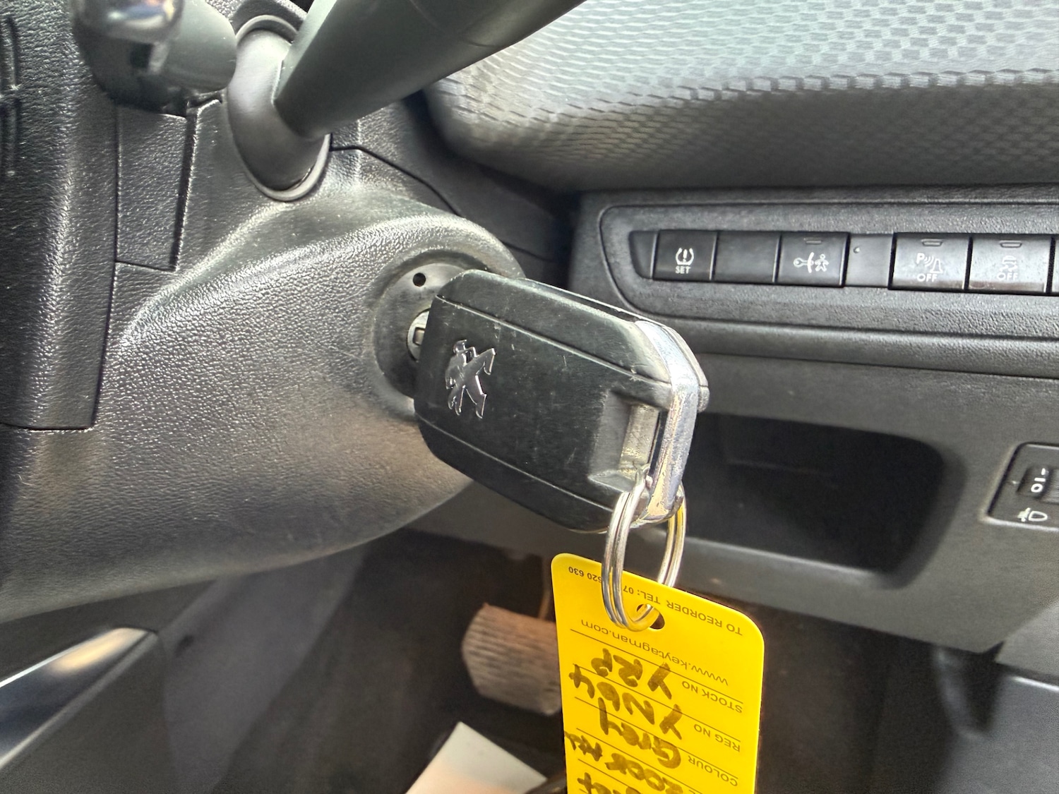 Used Peugeot 2008 2014 for sale - 77732921: Photo 12