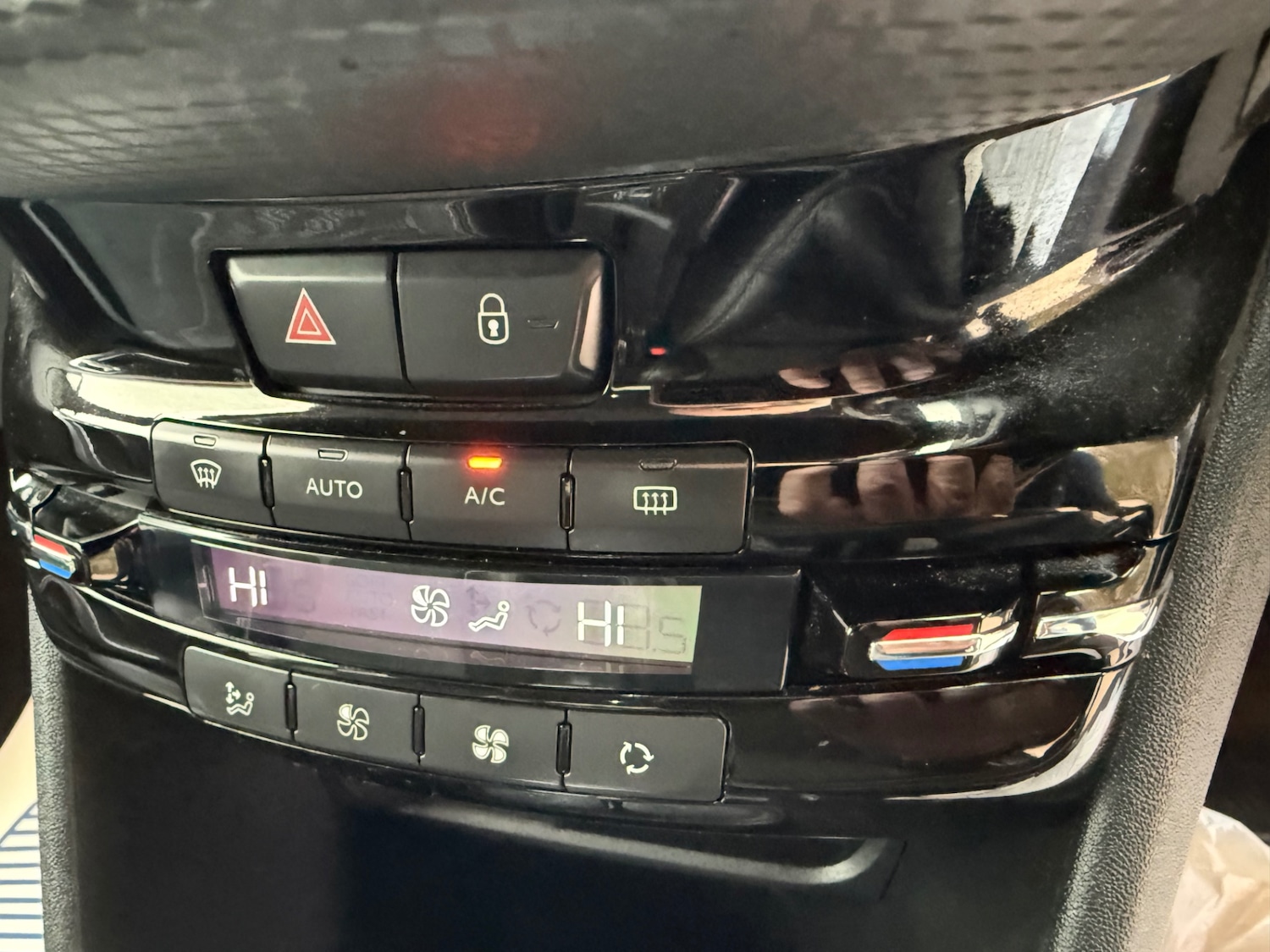 Used Peugeot 2008 2014 for sale - 77732921: Photo 20