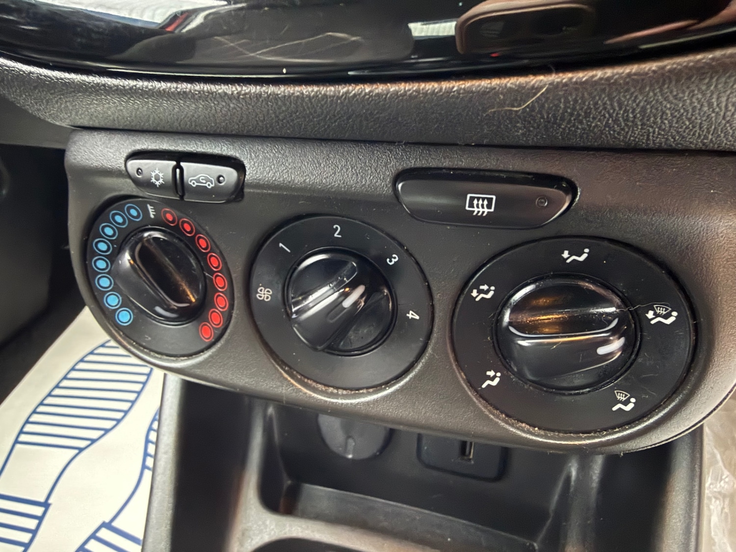 Used Vauxhall Corsa 2016 for sale - 77529235: Photo 17