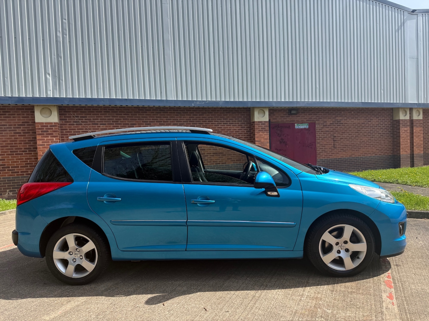 Used Peugeot 207 2012 for sale - 78199450: Photo 2