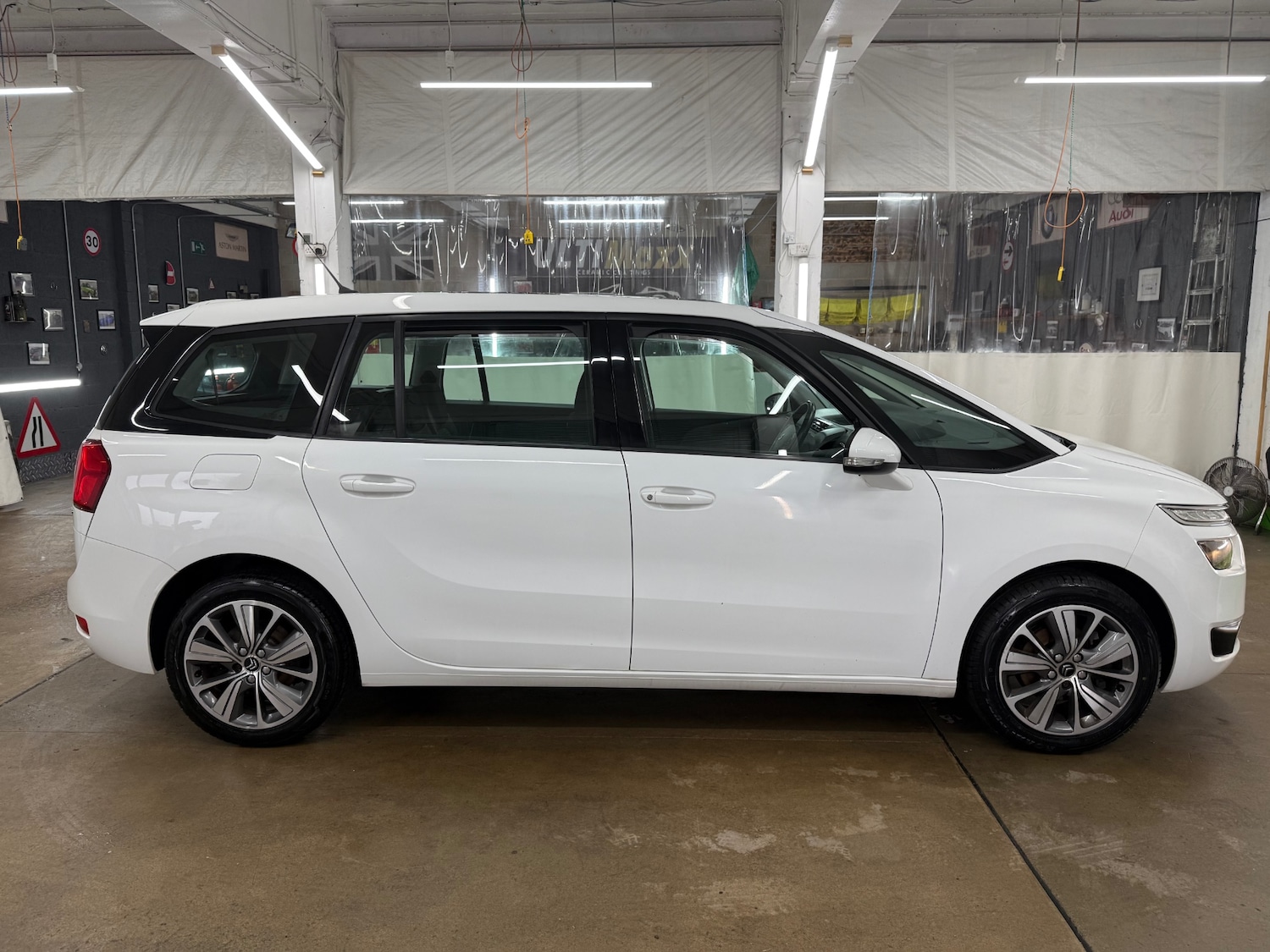 Used Citroen C4 Grand Picasso 2015 for sale - 76974683: Photo 2