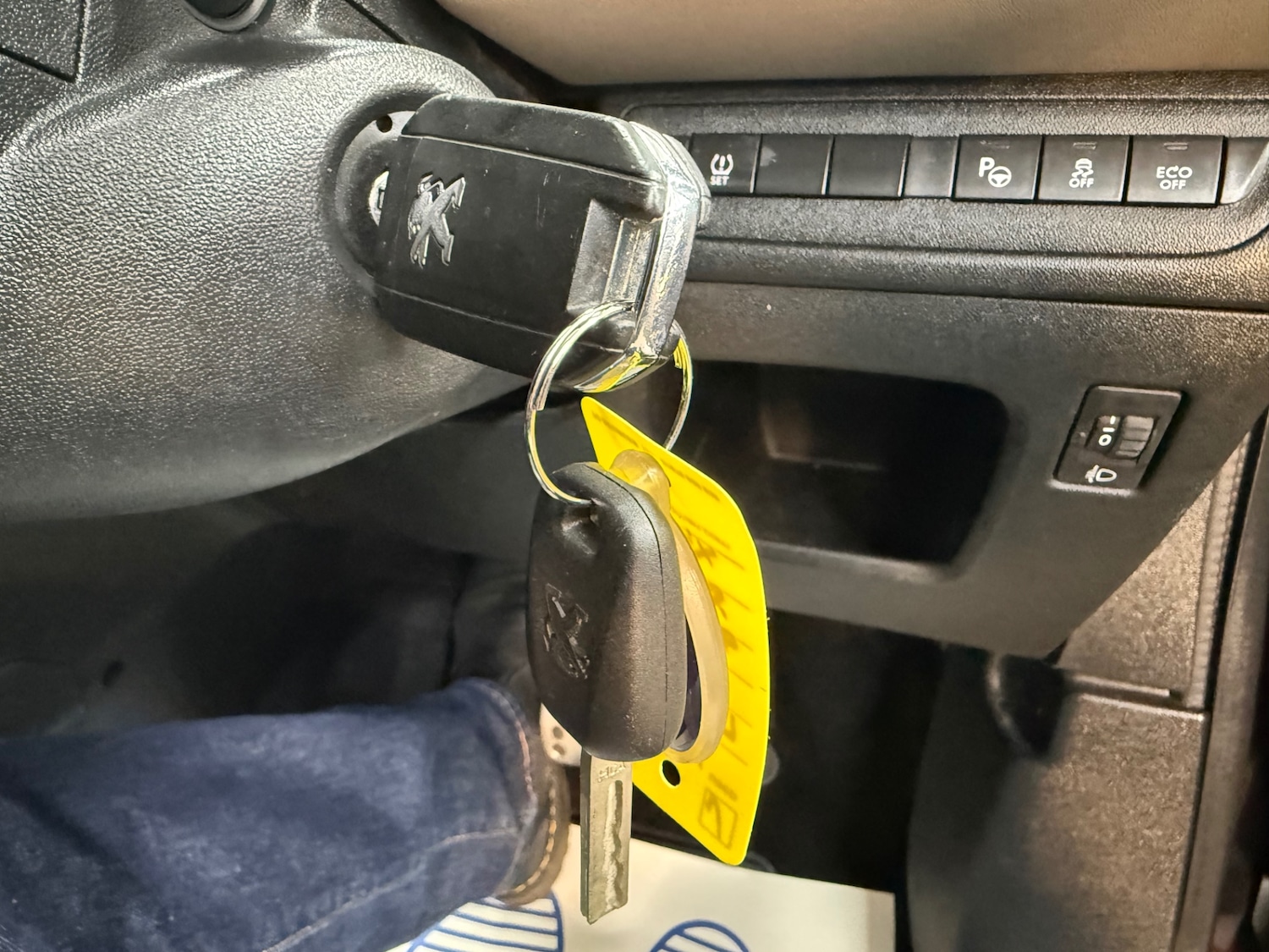 Used Peugeot 208 2015 for sale - 77116309: Photo 14