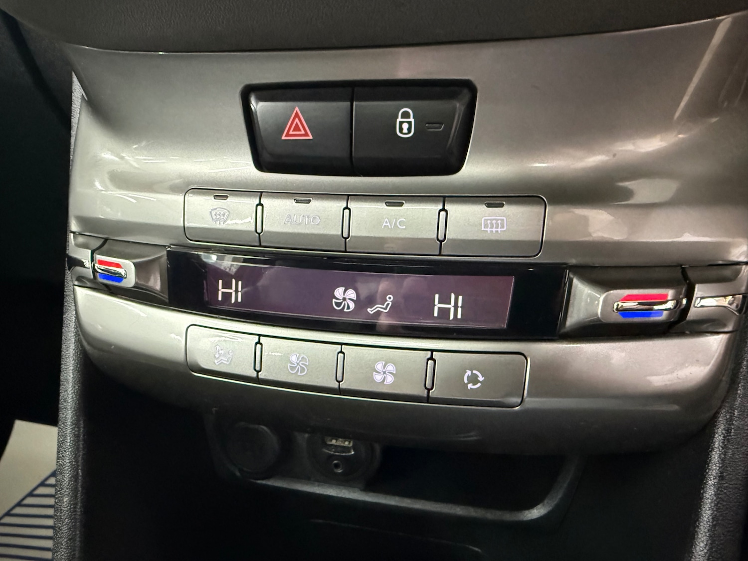 Used Peugeot 208 2015 for sale - 77116309: Photo 22