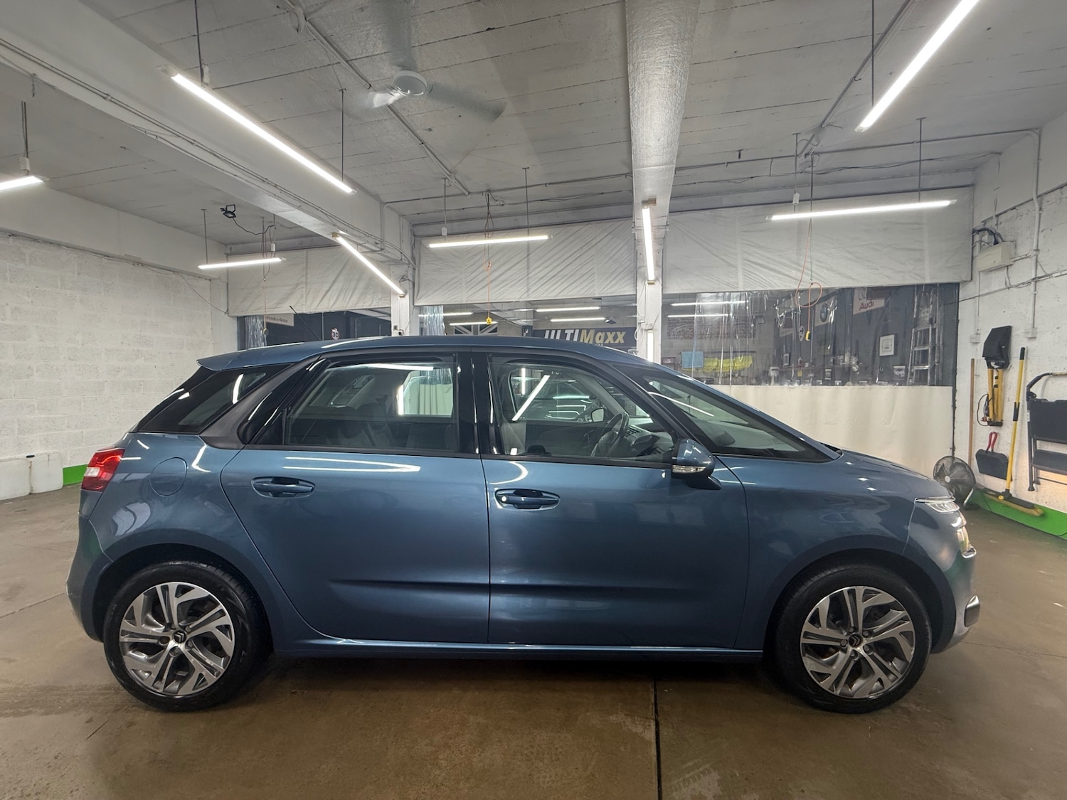 Used Citroen C4 Picasso 2015 for sale - 76921538: Photo 2