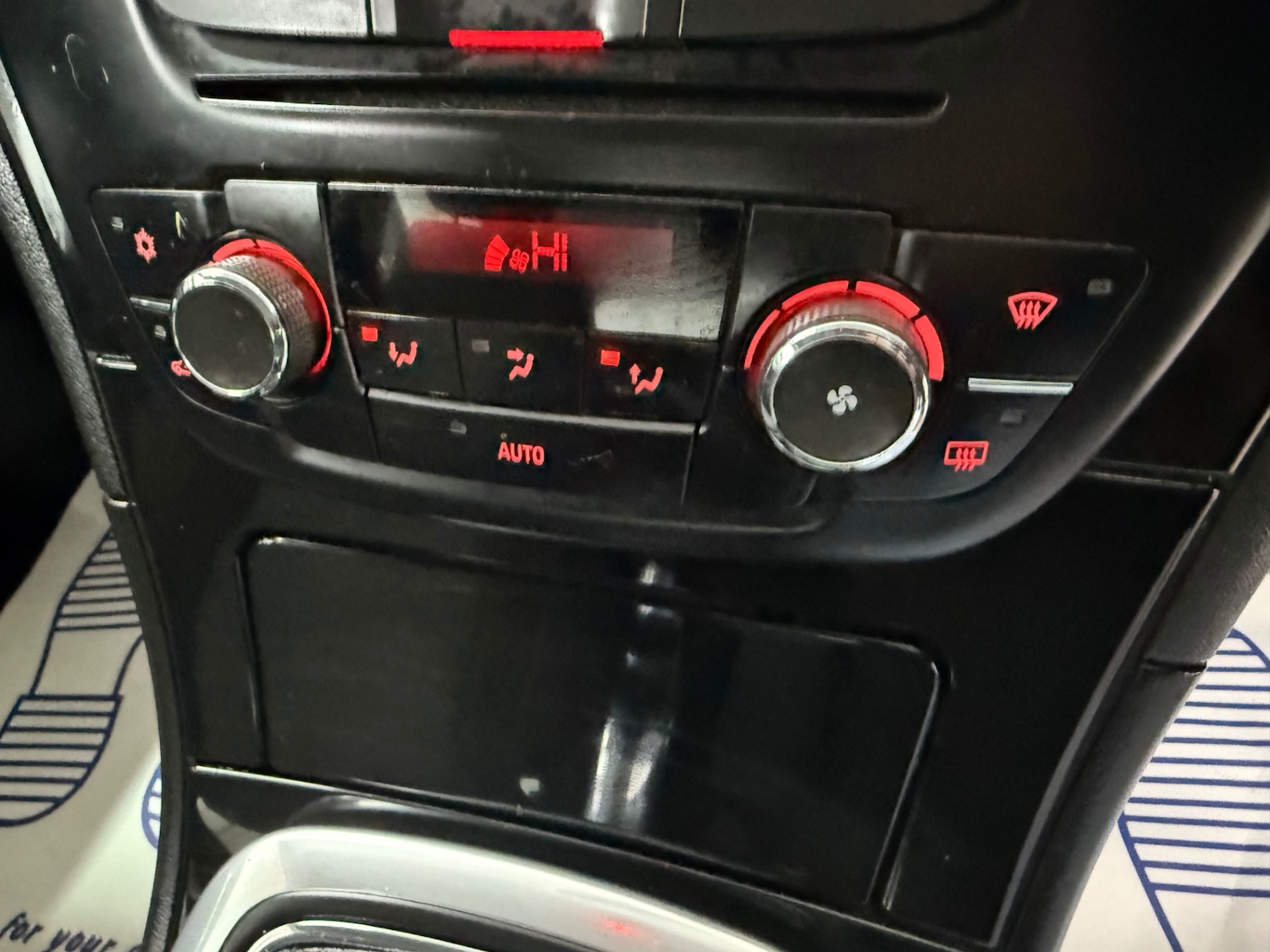 Used Vauxhall Insignia 2010 for sale - 76626517: Photo 20