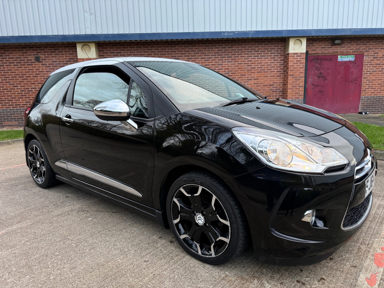 Used Citroen DS3 2014 for sale - 76906384: Photo 1